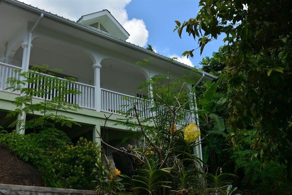 Petit Baie Chalet Pointe La Rue Exterior photo